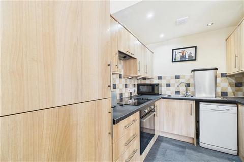 3 bedroom flat to rent, Coniston Avenue, West Jesmond, Newcastle Upon Tyne