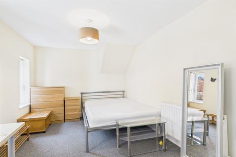 3 bedroom flat to rent, Coniston Avenue, West Jesmond, Newcastle Upon Tyne
