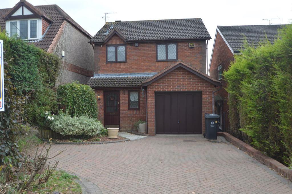 Sytch Lane, Wombourne 3 bed detached house £795 pcm (£183 pw)
