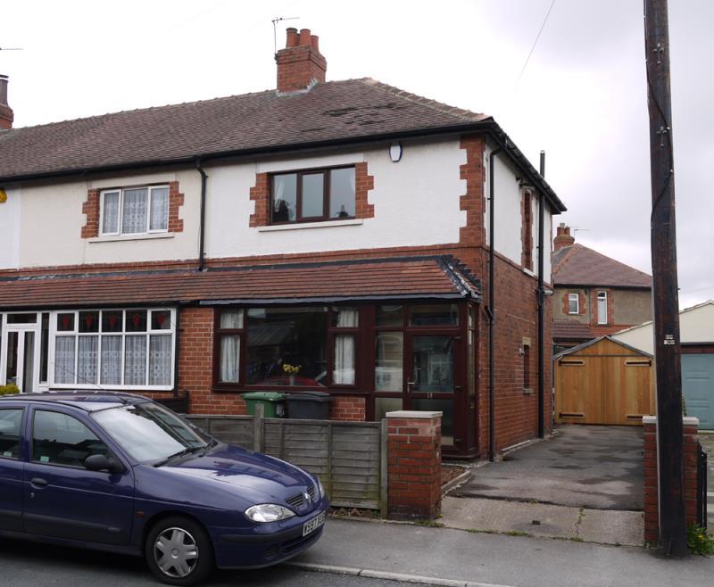 16 East View Road, Yeadon, Leeds, LS19 7AG 2 bed end of terrace house £650 pcm (£150 pw)