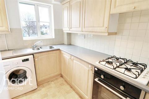 2 bedroom flat to rent - The Maltings - Romford - RM1