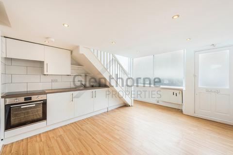1 bedroom flat to rent, Greyhound Road, Hammersmith, London W6