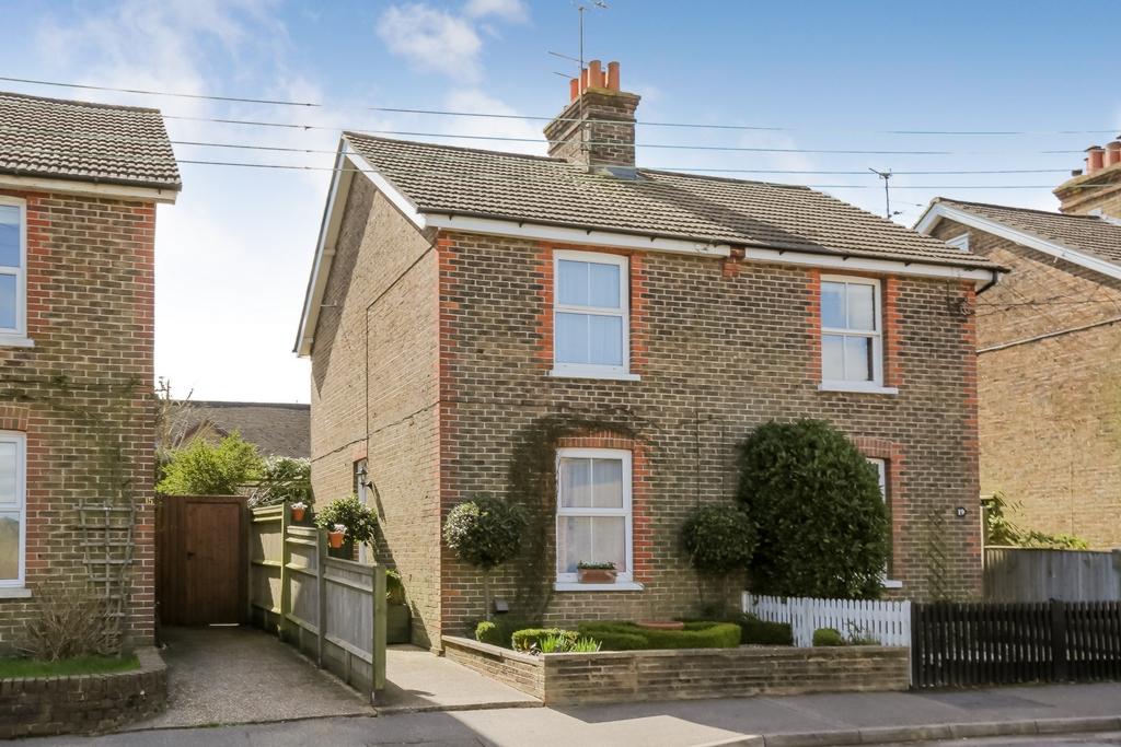 Chatfield Road, Cuckfield, RH17 3 bed house £375,000