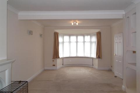 3 bedroom semi-detached house to rent, St Edmunds Drive, Stanmore