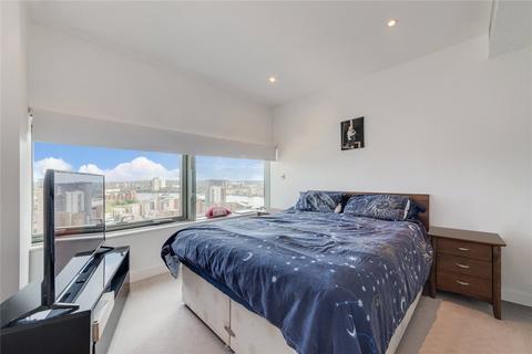 2 bedroom flat to rent, Landmark East Tower, 24 Marsh Wall, London