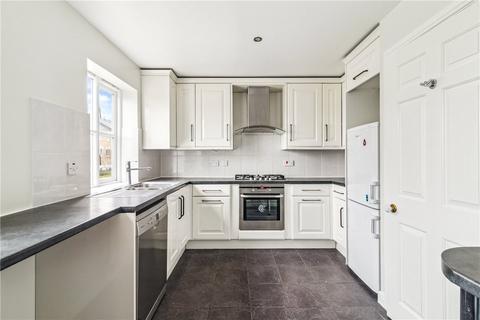 3 bedroom terraced house to rent, Bevin Square, London, SW17