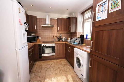 1 bedroom in a flat share to rent, Birchfields Road, Manchester M13
