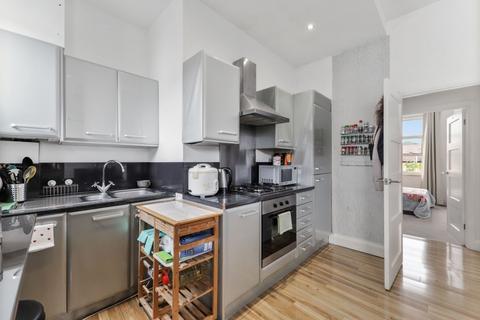 2 bedroom flat to rent, Tottenhall Road, London, N13