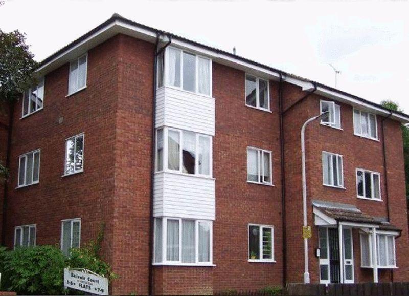5 Belvoir Court, Kenton Road, Kenton, Middlesex, HA3 8AB 1 bed flat £