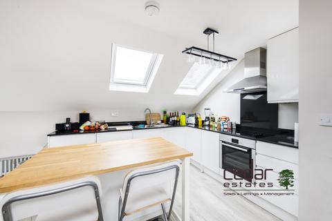 3 bedroom flat to rent, Goldhurst Terrace, South Hampstead NW6