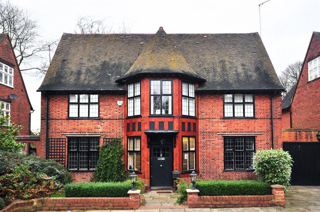 Turners Wood, Hampstead Garden Suburb, NW11 6 bed terraced house £