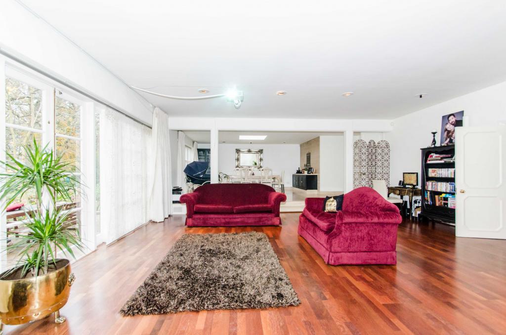 Turners Wood, Hampstead Garden Suburb, NW11 6 bed terraced house £
