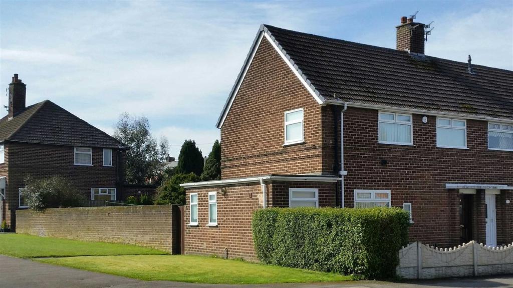 Lee Lane, Abram, Wigan, WN2 3 bed semidetached house £114,995