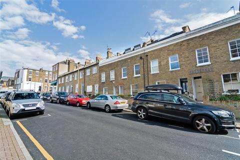 3 bedroom terraced house to rent, Chatham Road, London, SW11