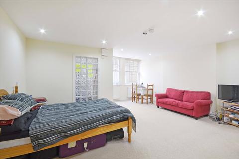 Studio to rent, Broadhurst Gardens, South Hampstead, NW6