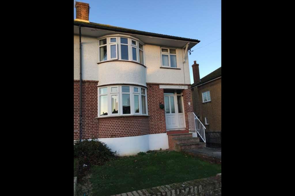 Golf Links Avenue, Gravesend 3 bed semidetached house £1,545 pcm (£