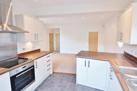 3 bedroom end of terrace house to rent, Broad Street, Old Portsmouth