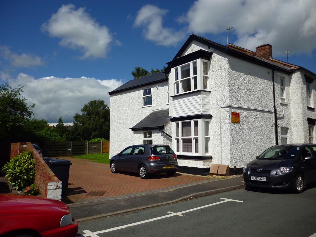KING STREET, Wollaston, STOURBRIDGE DY8 4 bed property for sale £350,000