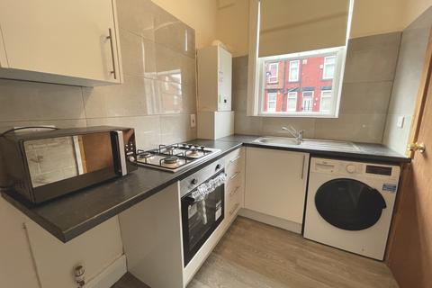 3 bedroom terraced house to rent, Bayswater Grove, Leeds, West Yorkshire, LS8