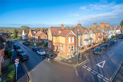 Flat to rent, Britton Avenue, St. Albans, Hertfordshire