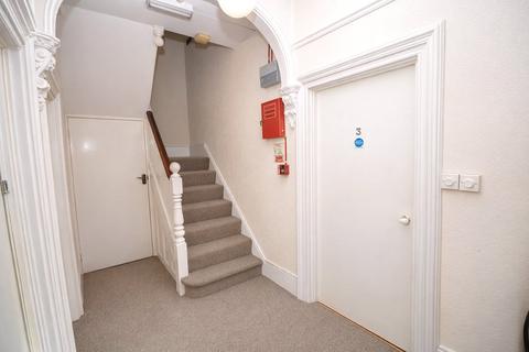 Flat to rent, Britton Avenue, St. Albans, Hertfordshire