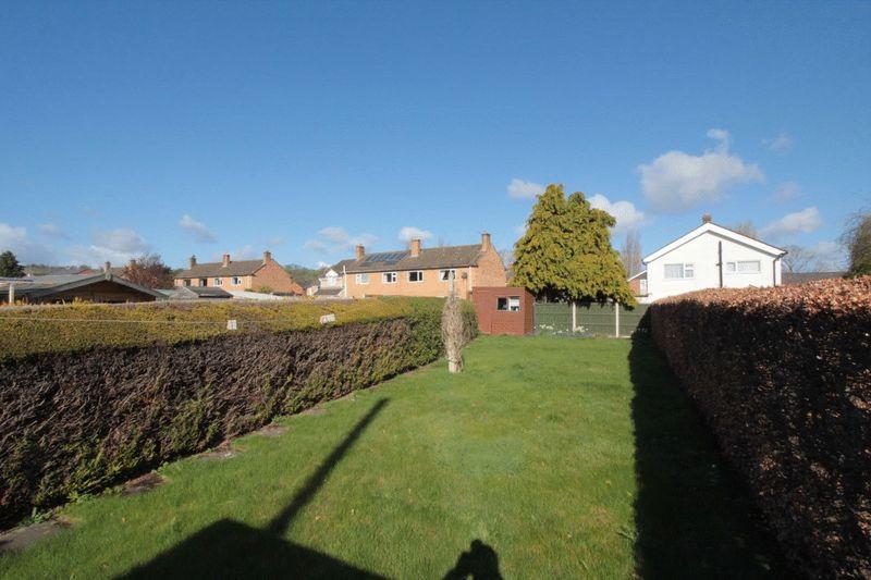 Mwrog Street, Ruthin 2 bed terraced house £625 pcm (£144 pw)