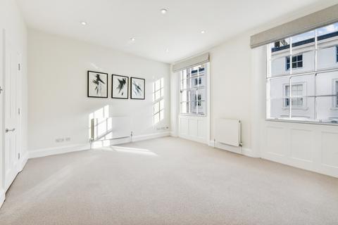 3 bedroom maisonette to rent, Motcomb Street, London