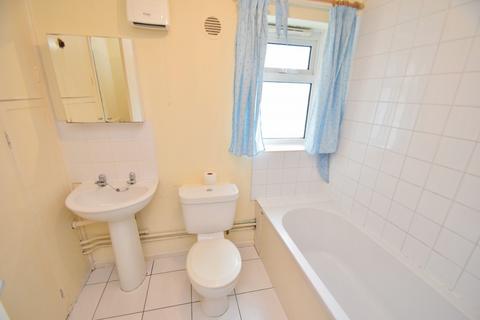 2 bedroom flat to rent, Winnall