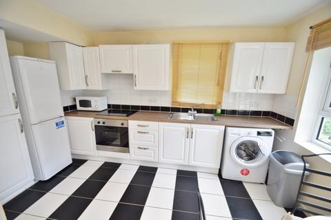 2 bedroom flat to rent, Winnall