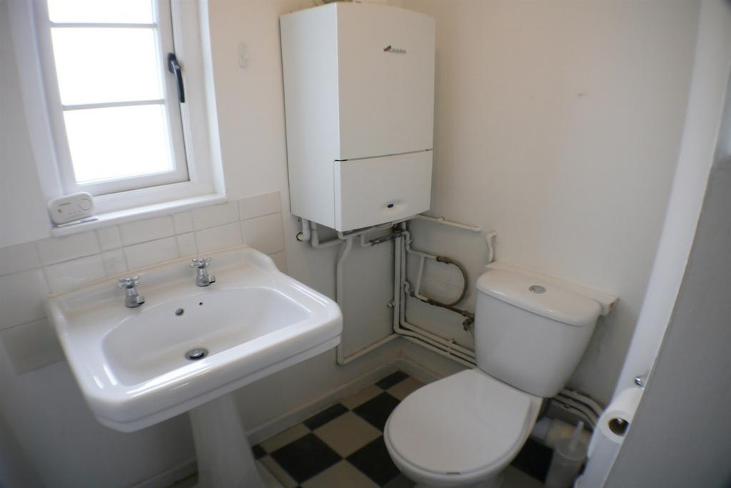 Ground Floor Cloakro