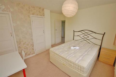 4 bedroom semi-detached house to rent, Stanmore