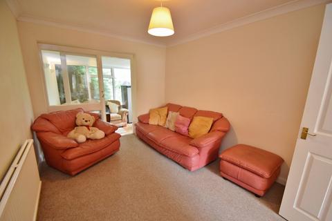 4 bedroom terraced house to rent, Fulflood