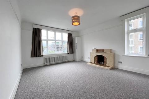 2 bedroom flat to rent, Boscombe Pier
