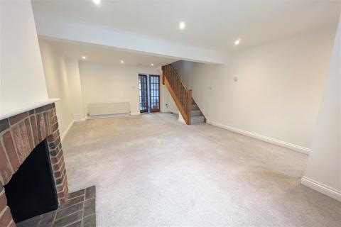 2 bedroom terraced house to rent, Inner Avenue