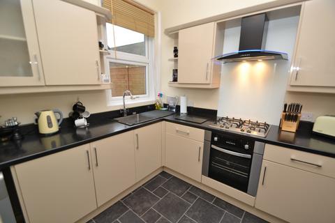 2 bedroom maisonette to rent, Poole