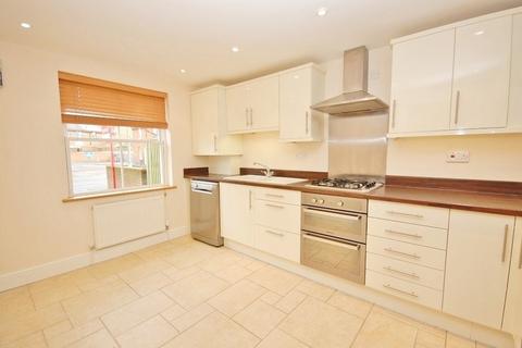 4 bedroom semi-detached house to rent, Winchester City Centre