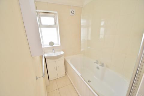 3 bedroom flat to rent, Stanmore