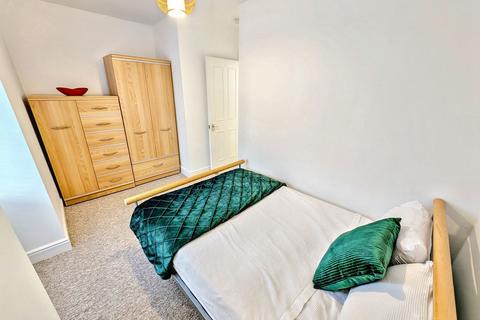 1 bedroom flat for sale, East Cliff