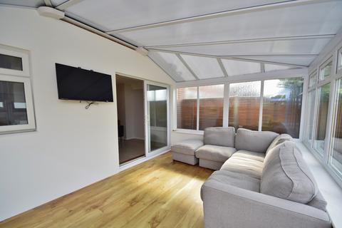 4 bedroom semi-detached house to rent, Stanmore