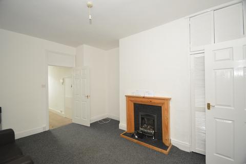 2 bedroom ground floor flat to rent, Arkwright Street, Gateshead, NE8