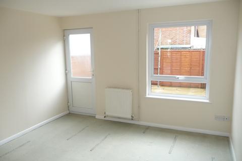 2 bedroom terraced house to rent, Alvington Manor View, Newport, Isle Of Wight, PO30