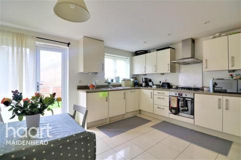 4 bedroom terraced house to rent - Wyeth Close, Taplow