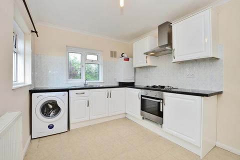 1 bedroom maisonette to rent, Worsley Road, Frimley