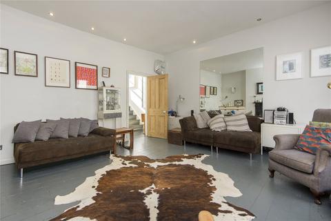 3 bedroom flat for sale, Chatsworth Road, Hackney, London, E5