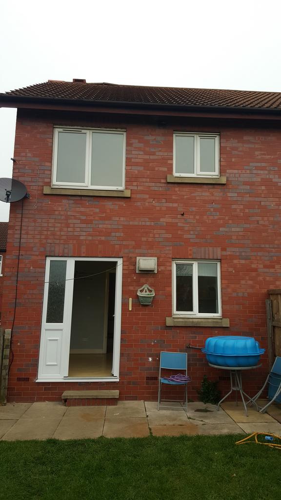 2 double bed semi-detached house for rent in...