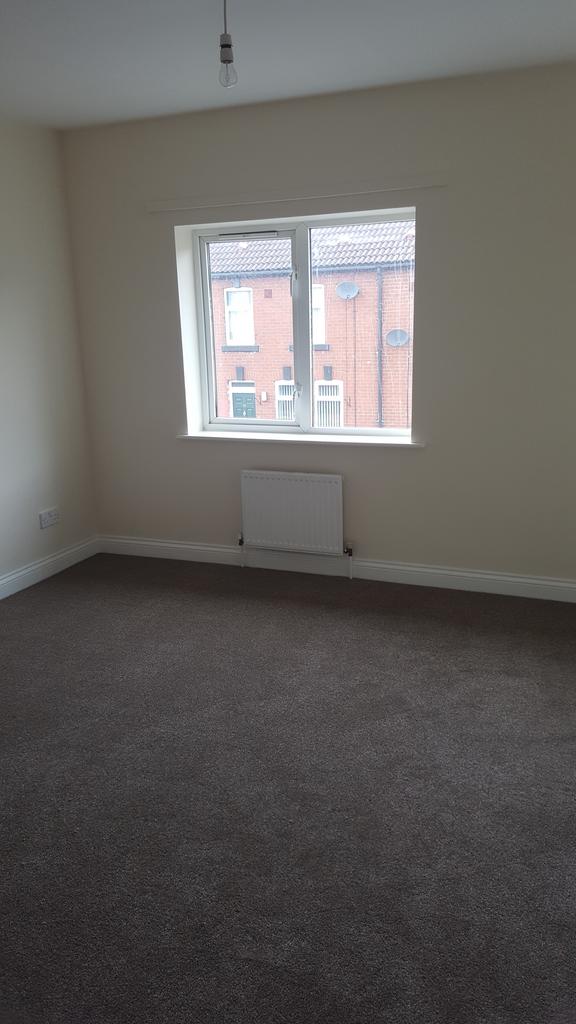 2 double bed semi-detached house for rent in...