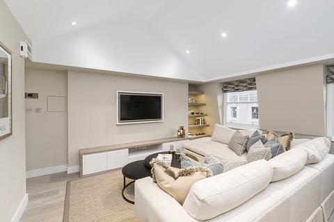 1 bedroom apartment to rent, King Street, Covent Garden, WC2E