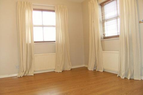 2 bedroom apartment to rent, Plimsoll Way, HU9