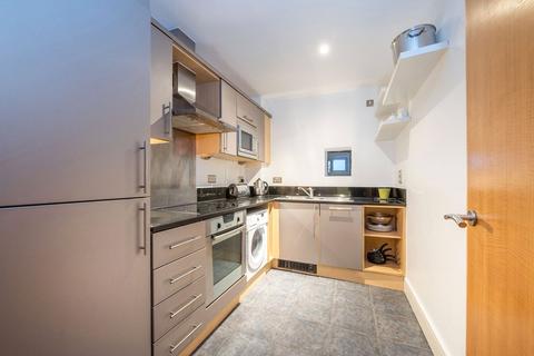 2 bedroom flat to rent, Antonine Heights, City Walk, London