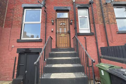 3 bedroom terraced house to rent, Rowland Place, Leeds, West Yorkshire, LS11